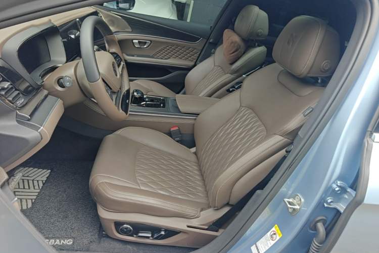 Used BYD Han 2023 DM-i Champion Edition 121KM Prestige Model Left Front Seat