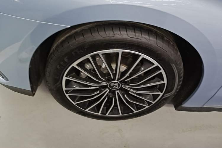 Used BYD Han 2023 DM-i Champion Edition 121KM Prestige Model Left Front Wheel Hub