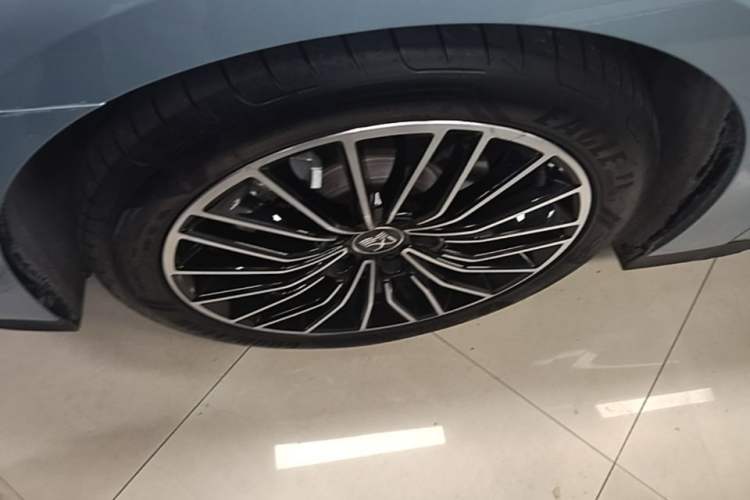 Used BYD Han 2023 DM-i Champion Edition 121KM Prestige Model Left Front Wheel Hub