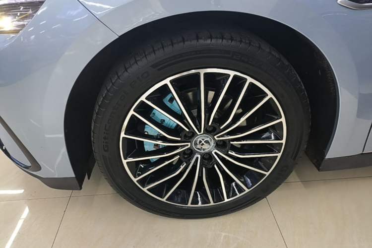 Used BYD Han 2023 EV Champion Edition 506KM Front-Wheel-Drive Premium Model Left Front Wheel Hub