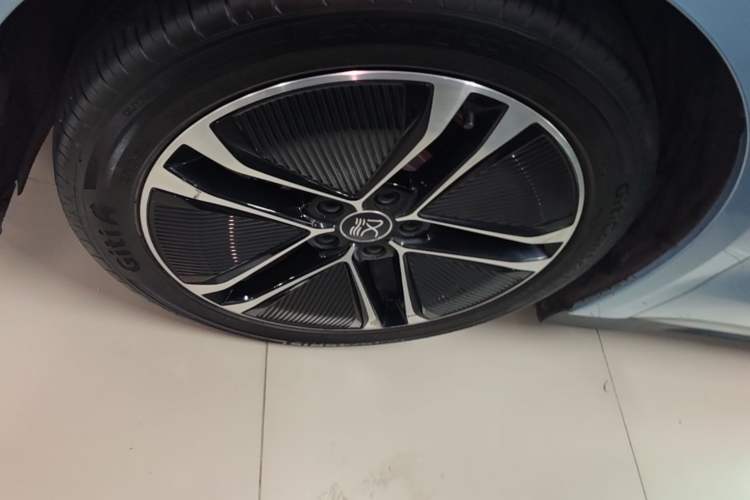 Used BYD Han 2023 EV Champion Edition 605KM Front-Drive Premium Model Left Front Wheel Hub