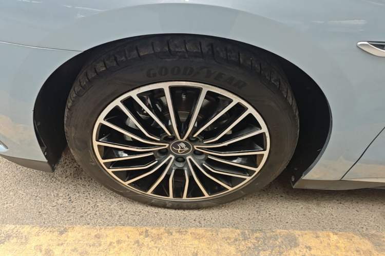 Used BYD Han 2023 DM-i Champion Edition 121KM Prestige Model Left Front Wheel Hub
