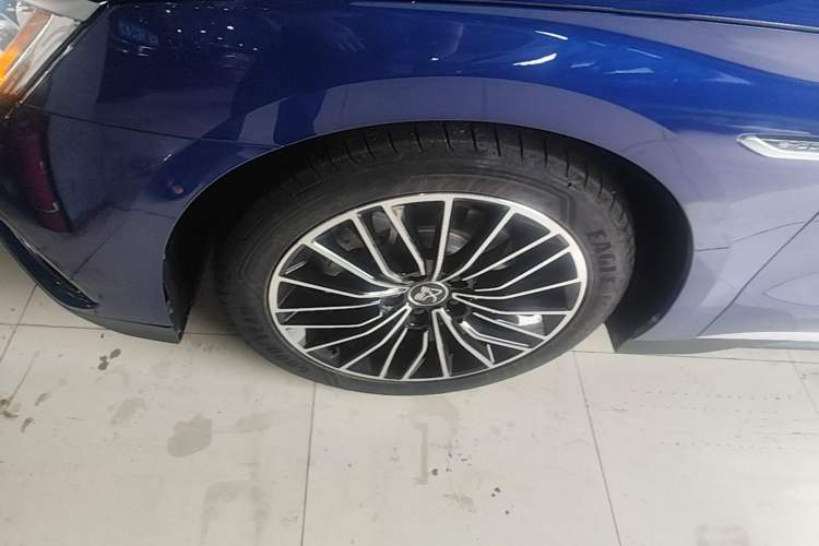 Used BYD Han 2023 DM-i Champion Edition 121KM Prestige Model Left Front Wheel Hub