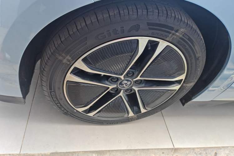 Used BYD Han 2023 EV Champion Edition 605KM Front-Drive Premium Model Left Front Wheel Hub