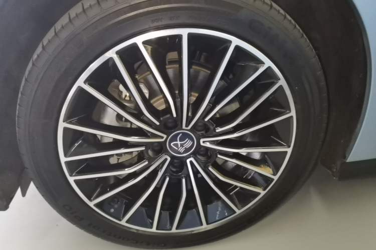 Used BYD Han 2023 EV Champion Edition 506KM Front-Wheel-Drive Premium Model Left Front Wheel Hub