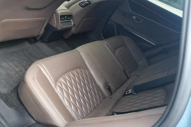 Used BYD Han 2023 DM-i Champion Edition 121KM Prestige Model Left Rear Seat