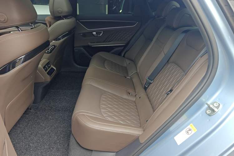 Used BYD Han 2023 DM-i Champion Edition 121KM Prestige Model Left Rear Seat