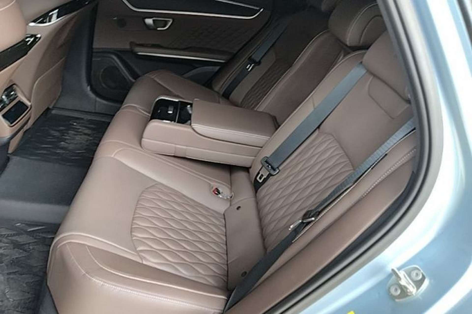Used BYD Han 2023 DM-i Champion Edition 121KM Prestige Model Left Rear Seat