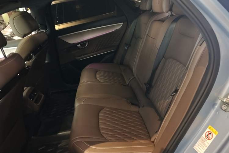 Used BYD Han 2023 EV Champion Edition 605KM Front-Drive Premium Model Left Rear Seat