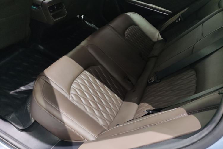 Used BYD Han 2023 DM-i Champion Edition 121KM Prestige Model Left Rear Seat