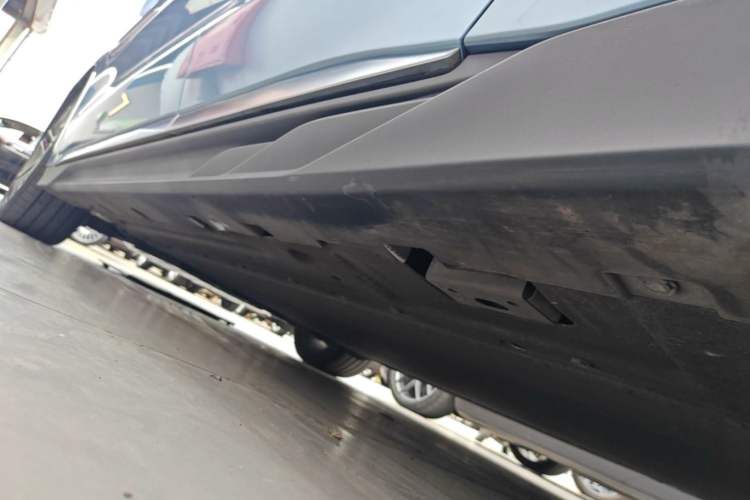Used BYD Han 2023 EV Champion Edition 605KM Front-Drive Premium Model Left Side Sill
