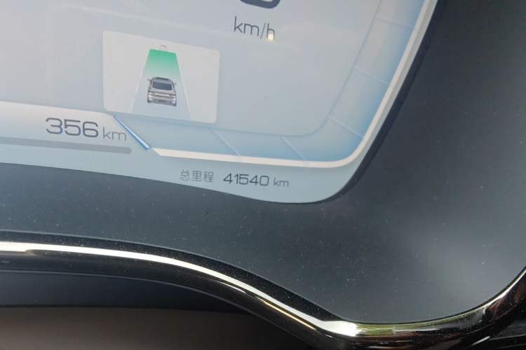 Used BYD Han 2023 DM-i Champion Edition 121KM Prestige Model Odometer Close Up