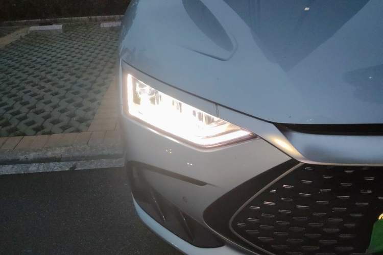 Used BYD Han 2023 DM-i Champion Edition 121KM Prestige Model Right Front Headlight