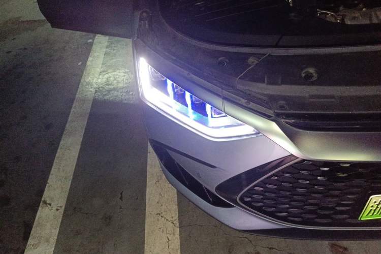Used BYD Han 2023 DM-i Champion Edition 121KM Prestige Model Right Front Headlight