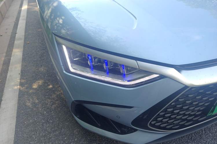 Used BYD Han 2023 DM-i Champion Edition 121KM Prestige Model Right Front Headlight