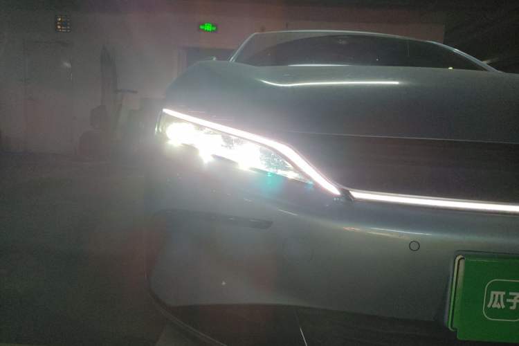 Used BYD Han 2023 EV Champion Edition 715 km Front-Drive Flagship Model Right Front Headlight