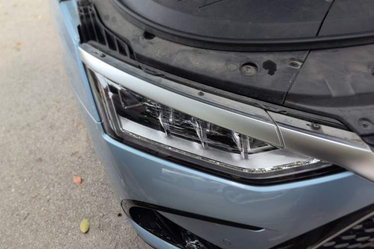 Used BYD Han 2023 DM-i Champion Edition 200KM Flagship Model Right Front Headlight