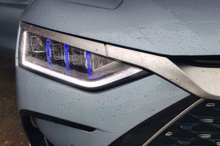Used BYD Han 2023 DM-i Champion Edition 121KM Prestige Model Right Front Headlight