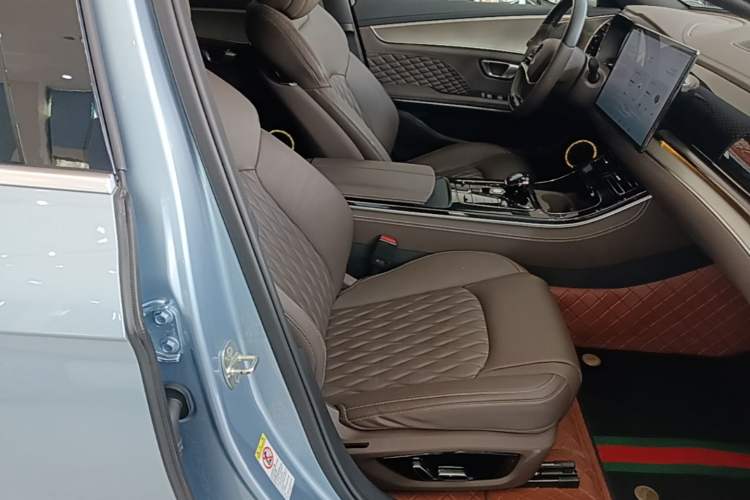 Used BYD Han 2023 EV Champion Edition 605KM Front-Drive Premium Model Right Front Seat