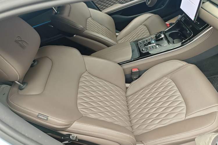 Used BYD Han 2023 DM-i Champion Edition 121KM Prestige Model Right Front Seat