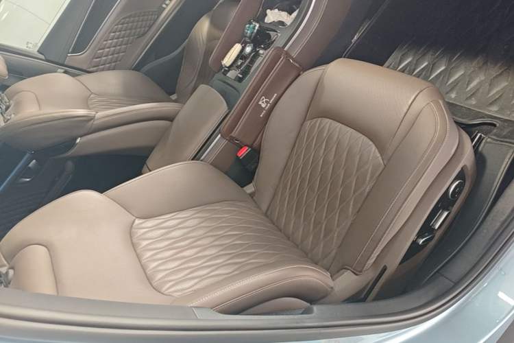 Used BYD Han 2023 DM-i Champion Edition 200KM Flagship Model Right Front Seat