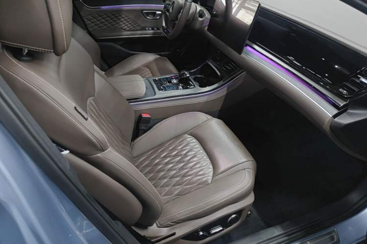 Used BYD Han 2023 DM-i Champion Edition 121KM Prestige Model Right Front Seat