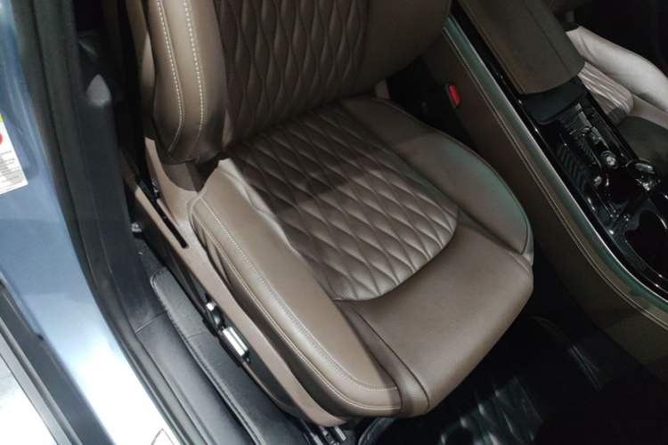 Used BYD Han 2023 DM-i Champion Edition 121KM Prestige Model Right Front Seat