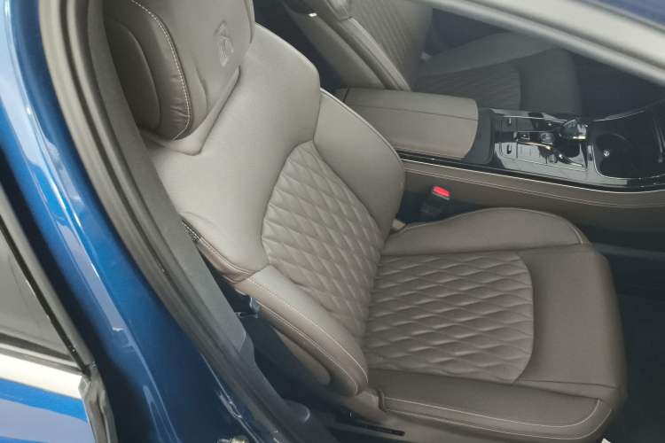 Used BYD Han 2023 EV Champion Edition 605KM Front-Drive Premium Model Right Front Seat