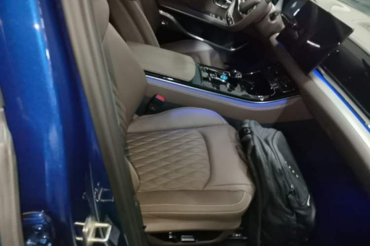 Used BYD Han 2023 EV Champion Edition 605KM Front-Drive Premium Model Right Front Seat