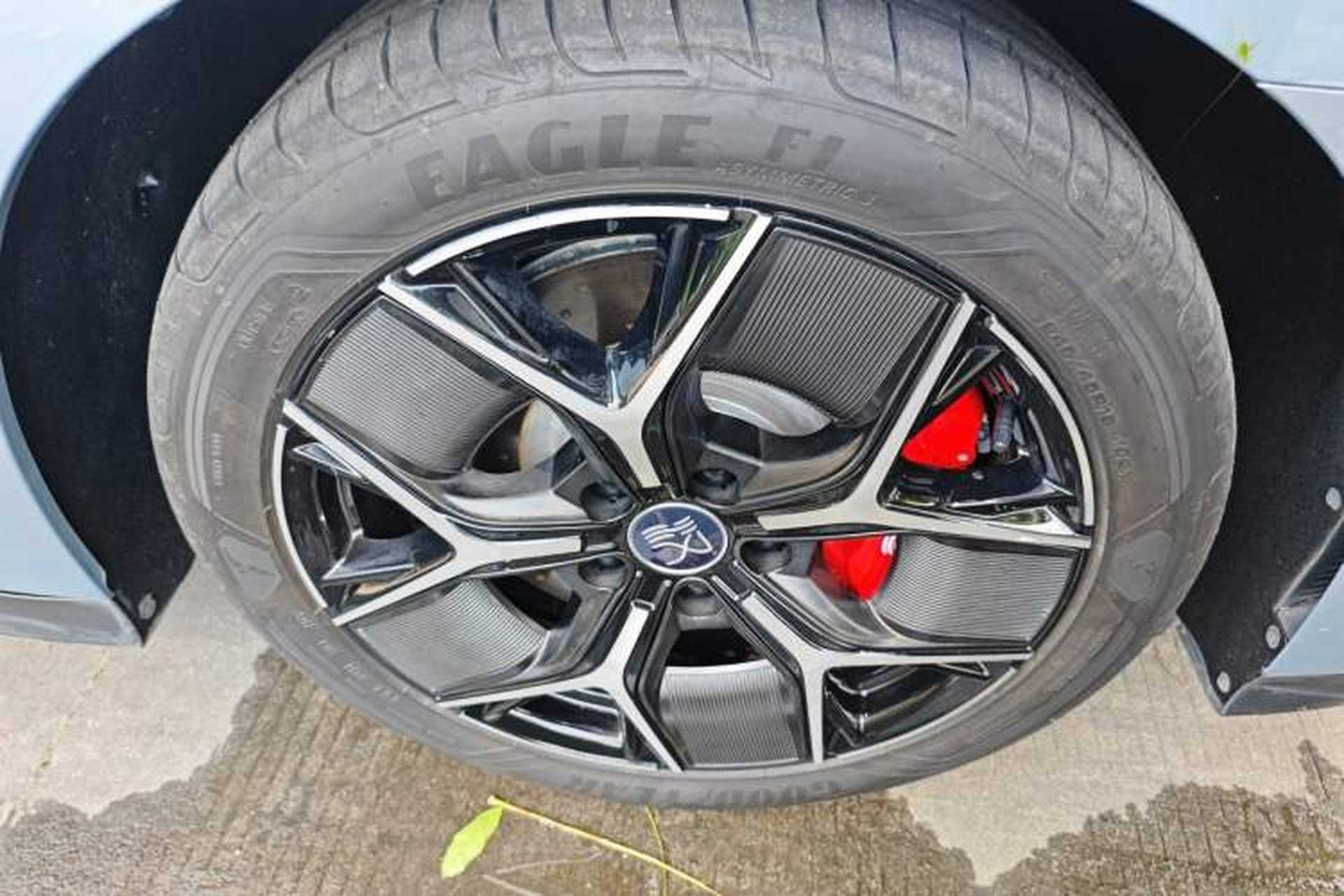 Used BYD Han 2023 DM-i Champion Edition 200KM Premium Model Right Front Wheel Hub