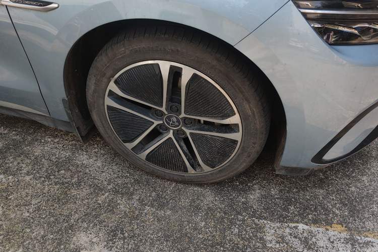 Used BYD Han 2023 EV Champion Edition 605KM Front-Drive Premium Model Right Front Wheel Hub