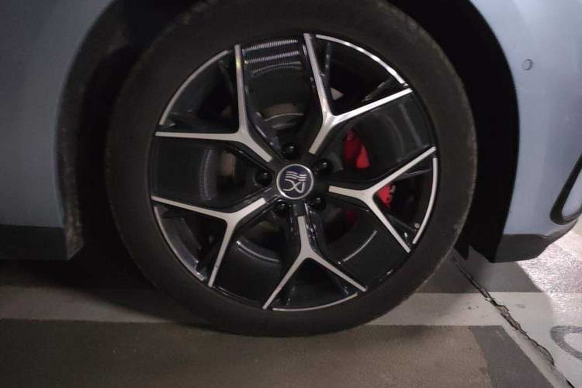 Used BYD Han 2023 EV Champion Edition 715 km Front-Drive Flagship Model Right Front Wheel Hub