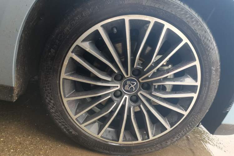 Used BYD Han 2023 DM-i Champion Edition 121KM Prestige Model Right Front Wheel Hub