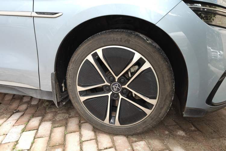 Used BYD Han 2023 EV Champion Edition 605KM Front-Drive Premium Model Right Front Wheel Hub