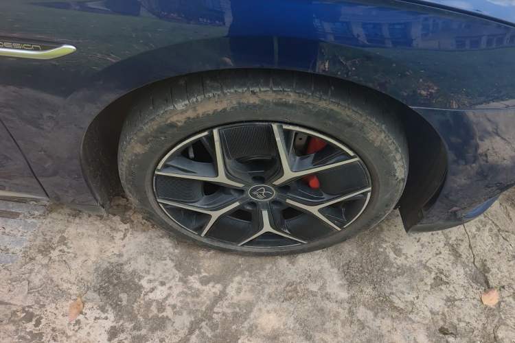 Used BYD Han 2023 DM-i Champion Edition 200KM Premium Model Right Front Wheel Hub