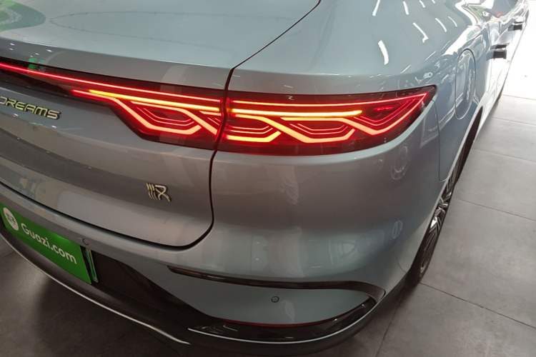 Used BYD Han 2023 EV Champion Edition 506KM Front-Wheel-Drive Premium Model Right Rear Taillight
