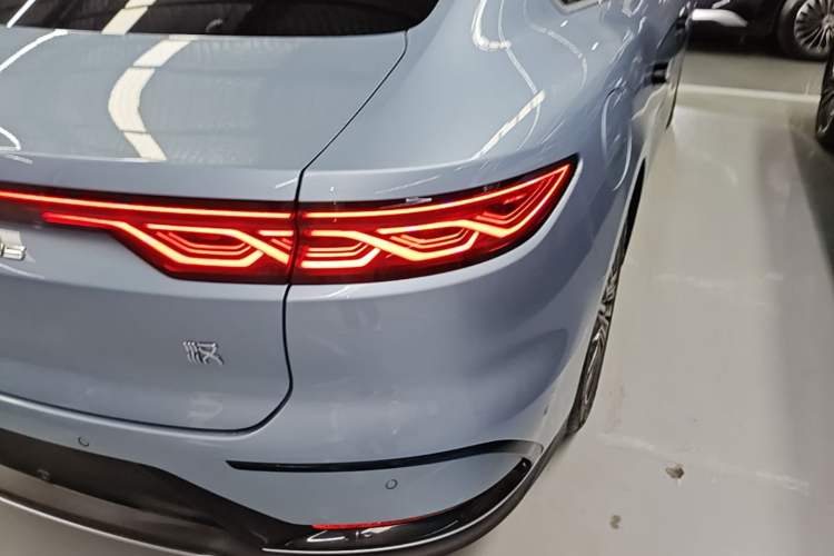 Used BYD Han 2023 DM-i Champion Edition 121KM Prestige Model Right Rear Taillight