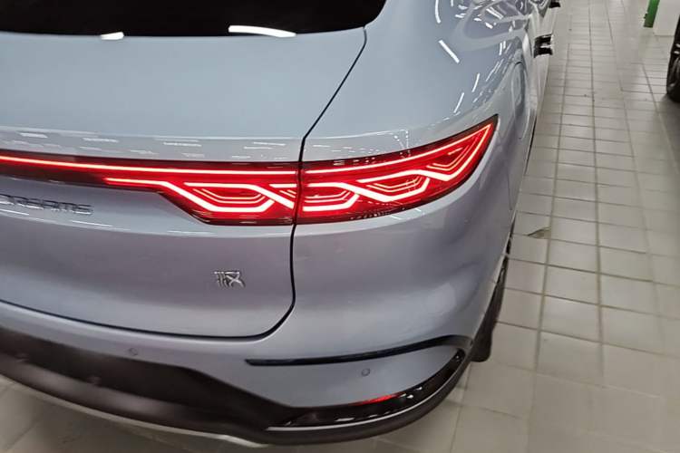 Used BYD Han 2023 EV Champion Edition 605KM Front-Drive Premium Model Right Rear Taillight