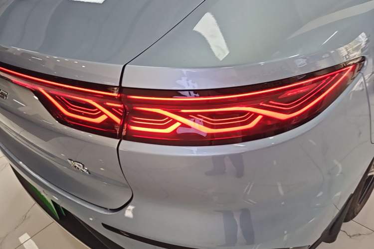 Used BYD Han 2023 DM-i Champion Edition 200KM Flagship Model Right Rear Taillight