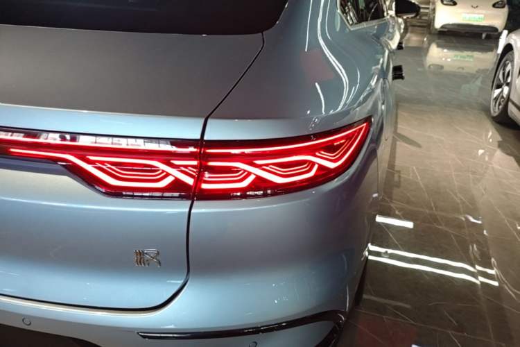 Used BYD Han 2023 EV Champion Edition 605KM Front-Drive Premium Model Right Rear Taillight