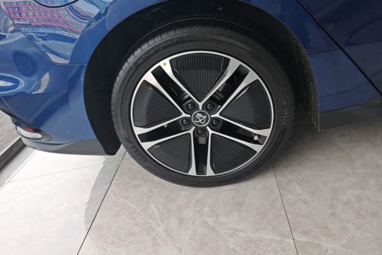 Used BYD Han 2023 EV Champion Edition 605KM Front-Drive Premium Model Right Rear Wheel Hub