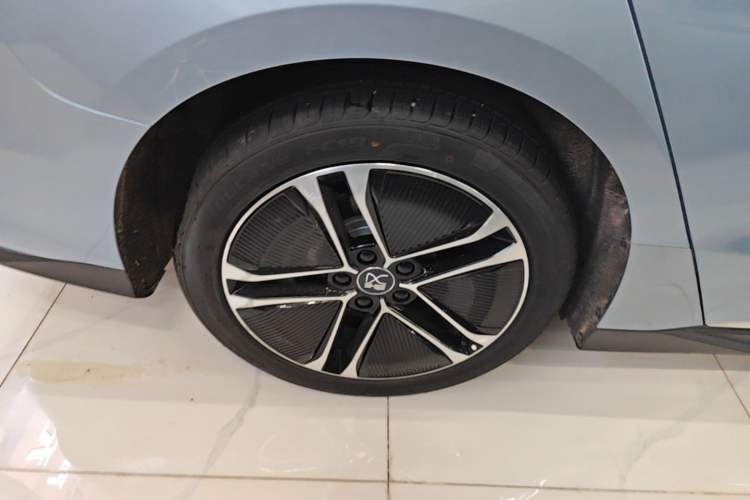 Used BYD Han 2023 EV Champion Edition 605KM Front-Drive Premium Model Right Rear Wheel Hub