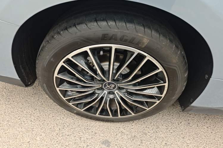 Used BYD Han 2023 DM-i Champion Edition 121KM Prestige Model Right Rear Wheel Hub