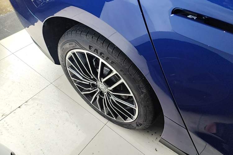 Used BYD Han 2023 DM-i Champion Edition 121KM Prestige Model Right Rear Wheel Hub