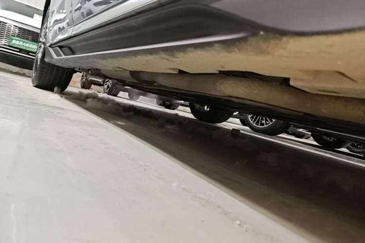 Used BYD Han 2023 DM-i Champion Edition 121KM Prestige Model Right Side Sill