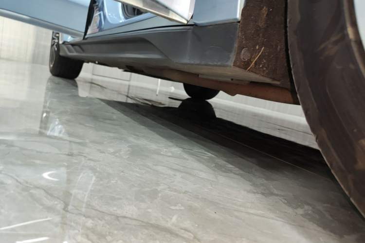Used BYD Han 2023 DM-i Champion Edition 121KM Prestige Model Right Side Sill