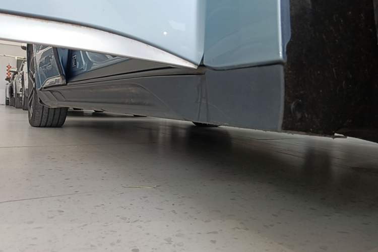 Used BYD Han 2023 EV Champion Edition 605KM Front-Drive Premium Model Right Side Sill