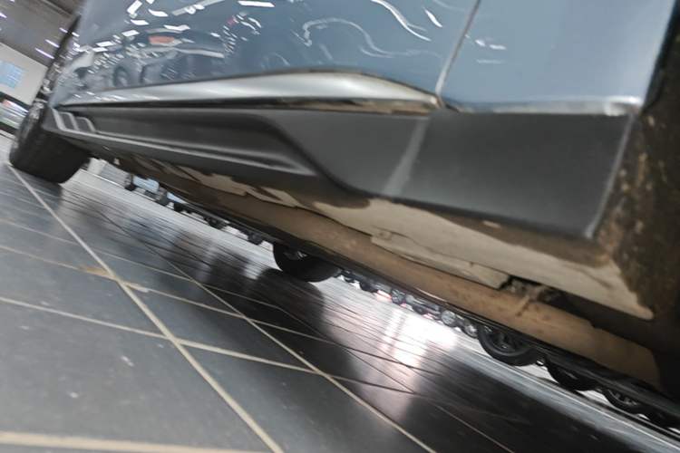 Used BYD Han 2023 DM-i Champion Edition 121KM Prestige Model Right Side Sill
