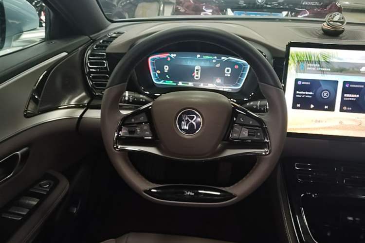 Used BYD Han 2023 DM-i Champion Edition 121KM Prestige Model Steering Wheel