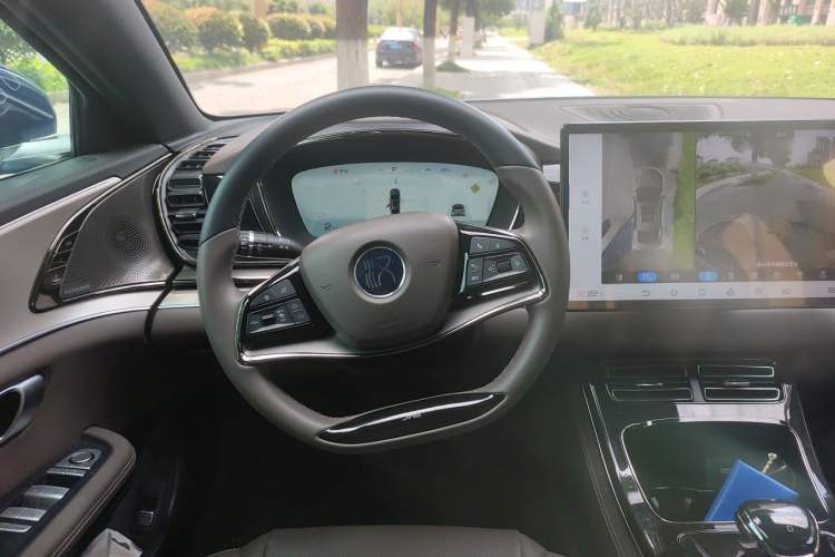 Used BYD Han 2023 DM-i Champion Edition 200KM Premium Model Steering Wheel